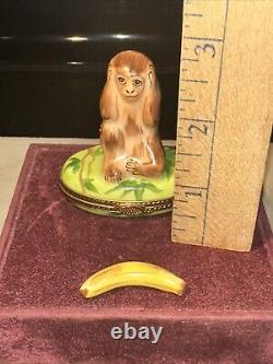 Limoges Hear No Evil Monkey with Banana Porcelain Peint Main Hinged Trinket Box