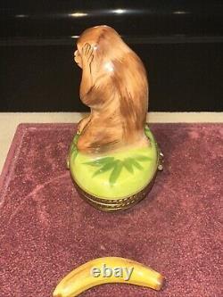 Limoges Hear No Evil Monkey with Banana Porcelain Peint Main Hinged Trinket Box