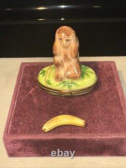 Limoges Hear No Evil Monkey with Banana Porcelain Peint Main Hinged Trinket Box