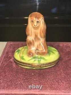 Limoges Hear No Evil Monkey with Banana Porcelain Peint Main Hinged Trinket Box