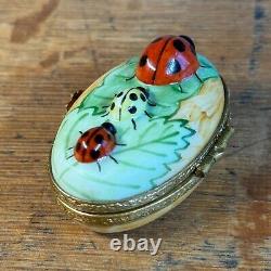 Limoges Ladybugs 1 Yellow 2 Red On A Leaf Porcelain Trinket Box Peint Main