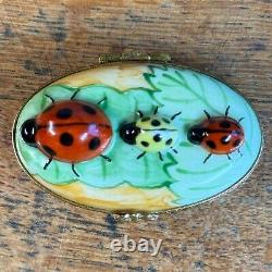 Limoges Ladybugs 1 Yellow 2 Red On A Leaf Porcelain Trinket Box Peint Main