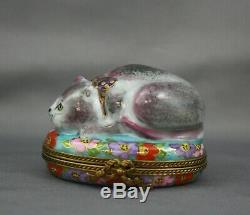 Limoges Lying Cat Trinket Box Porcelain Hinged Peint Main Gray Purple Figural
