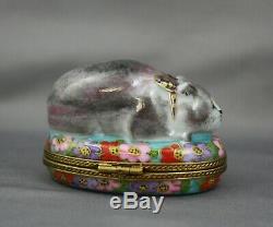 Limoges Lying Cat Trinket Box Porcelain Hinged Peint Main Gray Purple Figural