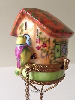 Limoges Peint Main Bird House On Stand trinket Box