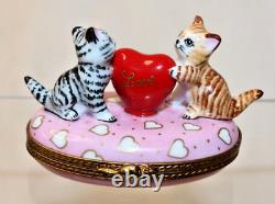 Limoges Peint Main France Sweetheart Valentine Love kittens Trinket Box Rare