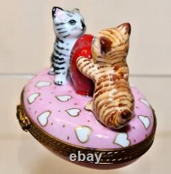 Limoges Peint Main France Sweetheart Valentine Love kittens Trinket Box Rare