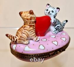 Limoges Peint Main France Sweetheart Valentine Love kittens Trinket Box Rare