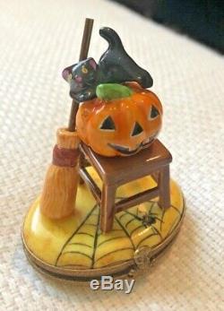 Limoges Peint Main HALLOWEEN Pumpkin Black Cat On Chair Trinket Box Excellent