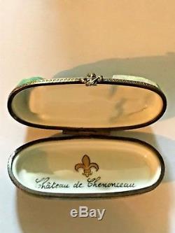 Limoges Peint Main Hinged Trinket or Needle Box Chateau No. 88 Chanille
