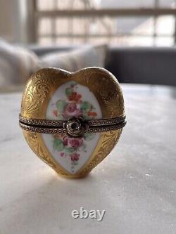 Limoges Peint Main Incrusted Signed Heart Shaped Trinket Box