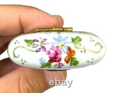 Limoges Peint Main Porcelain Hand Painted Box With Butterfly Closure Signed