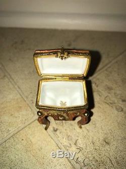 Limoges Peint Main Porcelain Marquetry Desk Stand Hinged Trinket Box