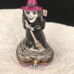 Limoges Peint Main Trinket box Halloween Witch with broom and black cat inside