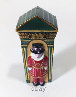 Limoges Trinket Box Beefeater Tower of London Guard Hinged Signed