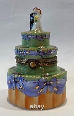 Limoges by Chanille Hinged Porcelain Wedding Cake Box with Mini Champagne Flutes