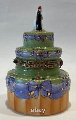 Limoges by Chanille Hinged Porcelain Wedding Cake Box with Mini Champagne Flutes