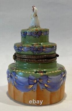 Limoges by Chanille Hinged Porcelain Wedding Cake Box with Mini Champagne Flutes