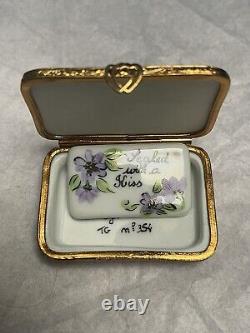 Limoges peint main France Love Letter Box w Letter Sealed with a Kiss Artoria