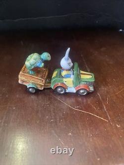 Limoges peint main trinket box rabbit easter car pulling tailer cart Withturtle