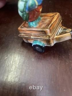 Limoges peint main trinket box rabbit easter car pulling tailer cart Withturtle