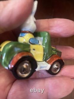 Limoges peint main trinket box rabbit easter car pulling tailer cart Withturtle