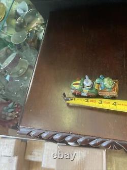 Limoges peint main trinket box rabbit easter car pulling tailer cart Withturtle