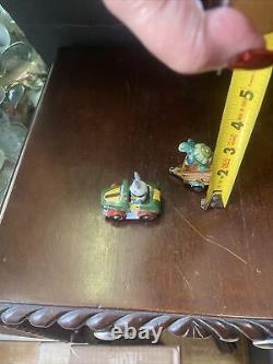 Limoges peint main trinket box rabbit easter car pulling tailer cart Withturtle