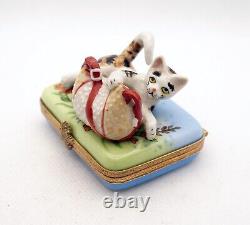 New French Limoges Trinket Box Calico Cat Playing w Purse Bag in Colorful Garden