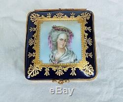 Paris Portrait Medaillon Jewellery Trinket box of porcelain