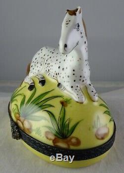 Peint Main Beautiful Limoges Porcelain Resting Speckled Horse Enamel Trinket Box
