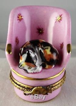 Peint Main Cat Napping In High Back Chair Limoges Porcelain Trinket Box