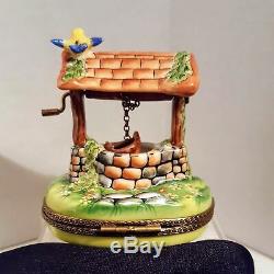 Peint Main Limoges Chanille Wishing Well Yellow Bird Flowers Trinket Box