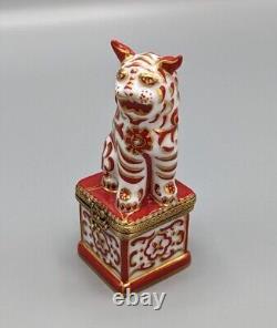 Peint Main Limoges France Chinese Foo Dog 4 Tall Trinket Box
