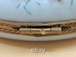 Peint Main Limoges France Hinged Trinket Box Porcelain Water Lilly