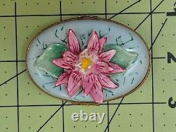 Peint Main Limoges France Hinged Trinket Box Porcelain Water Lilly