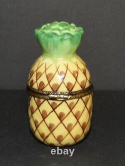 Peint Main Limoges France Pineapple Trinket Box with Pineapple Slice