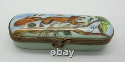 Peint Main Limoges France Signed FV SQUIRREL & Squirrel Clasp Trinket box MINT