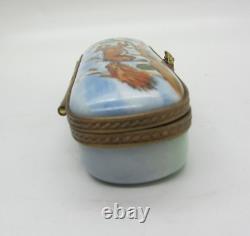 Peint Main Limoges France Signed FV SQUIRREL & Squirrel Clasp Trinket box MINT