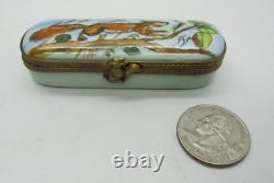 Peint Main Limoges France Signed FV SQUIRREL & Squirrel Clasp Trinket box MINT