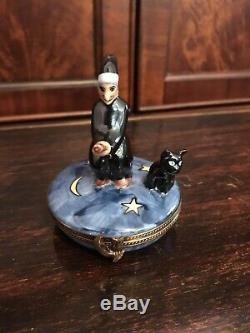 Peint Main Limoges France Witch On Broom Cat Halloween Box