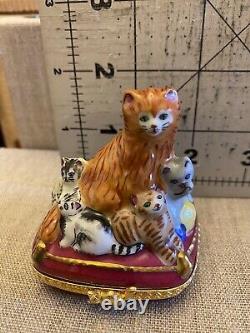 RARE MAMA CAT With KITTENS PEINT MAIN LIMOGES FRANCE TRINKET BOX S DUMONT