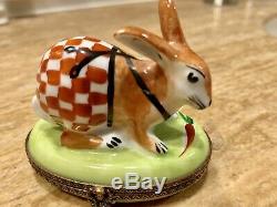 Rabbit With Checkered Design. Authentic limoges trinket box peint main Chamart