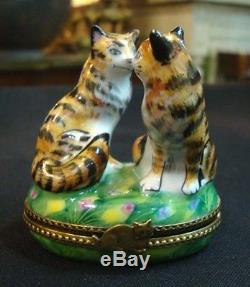 Rare Limoges Porcelain Pill Box With Cats Figurines