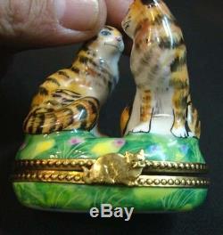 Rare Limoges Porcelain Pill Box With Cats Figurines