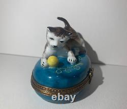 Rochard Peint Main Limoges France Cat playing with Yarn ball Trinket Box