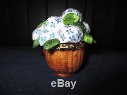 Rochard Peint main Limoges France Trinket Box Hydrangea Flowers In A Oak Basket