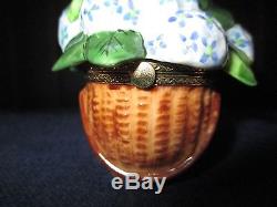 Rochard Peint main Limoges France Trinket Box Hydrangea Flowers In A Oak Basket