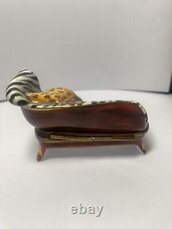 SINCLAIR PEINT MAIN LIMOGES TRINKET BOX-SMALL BENCH w PILLOWS-UNIQUE LOOK-FRANCE