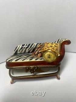 SINCLAIR PEINT MAIN LIMOGES TRINKET BOX-SMALL BENCH w PILLOWS-UNIQUE LOOK-FRANCE